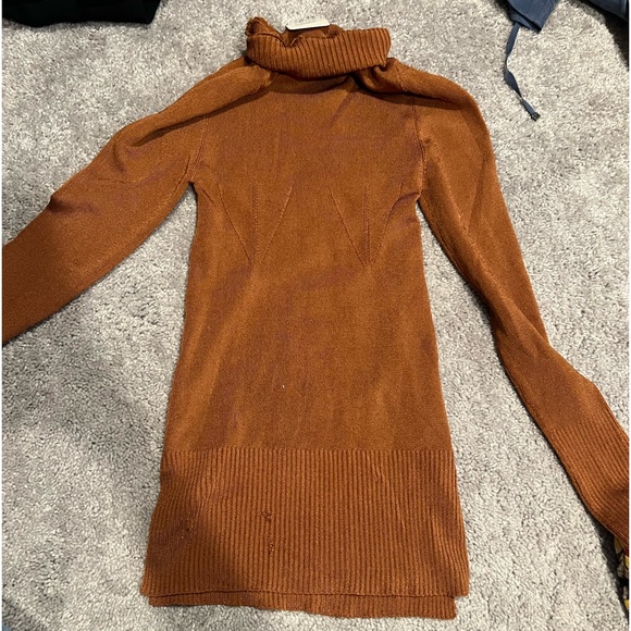 Long Top/can be worn as a dress - Picture 2 of 2